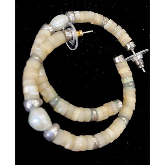 Kendra Scott Lila Silver & Pearl Hoop Earrings In Natural Mix - Picture 5 of 5